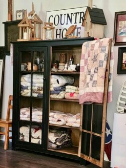 QUILT CABINET